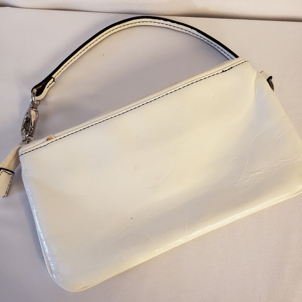 Xoxo Wallet And Wristlet Purse - Picture 5 of 8